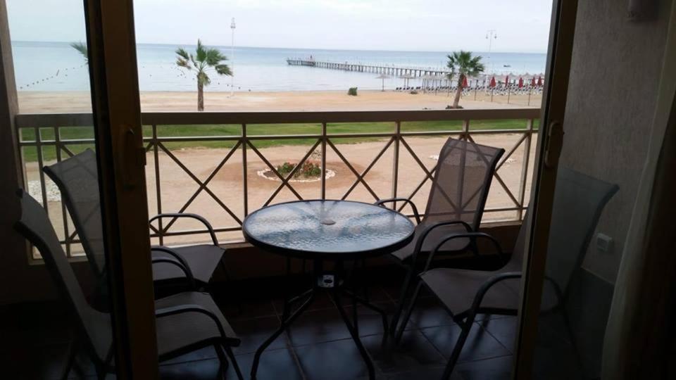 Porto South Beach Royal Sea View Families صف اول بحر مباشر Ain Sukhna Esterno foto
